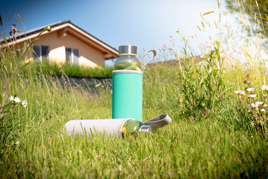 Glas-Trinkflasche 550 ml mit Neoprentasche