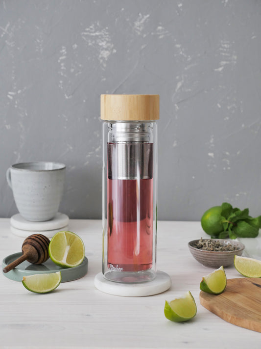 Moderne Glas-Trinkflasche 400 ml mit Teesieb und Bambusdeckel