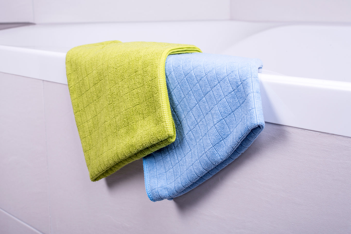 Saugstarkes Mikrofasertuch 2er Set 60 x 40 cm für Bad & WC