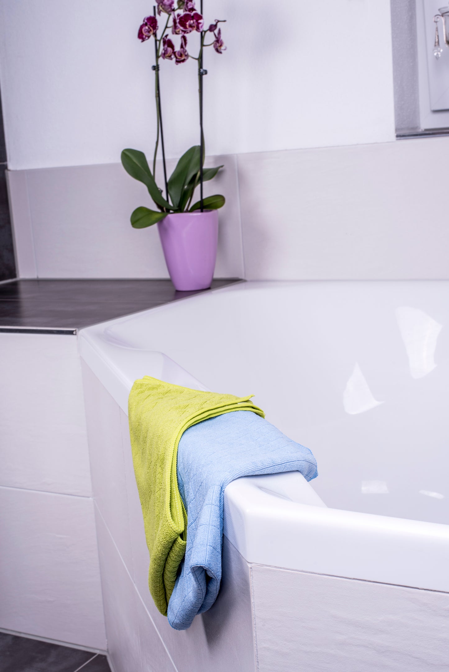 Saugstarkes Mikrofasertuch 2er Set 60 x 40 cm für Bad & WC