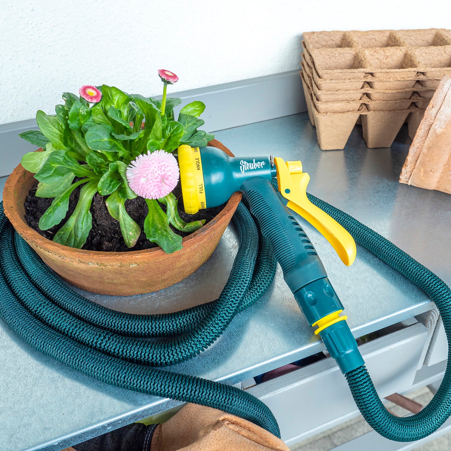 Flexibler Gartenschlauch mit Soft-Touch-Griff Sprühkopf mit 10 Funktionen